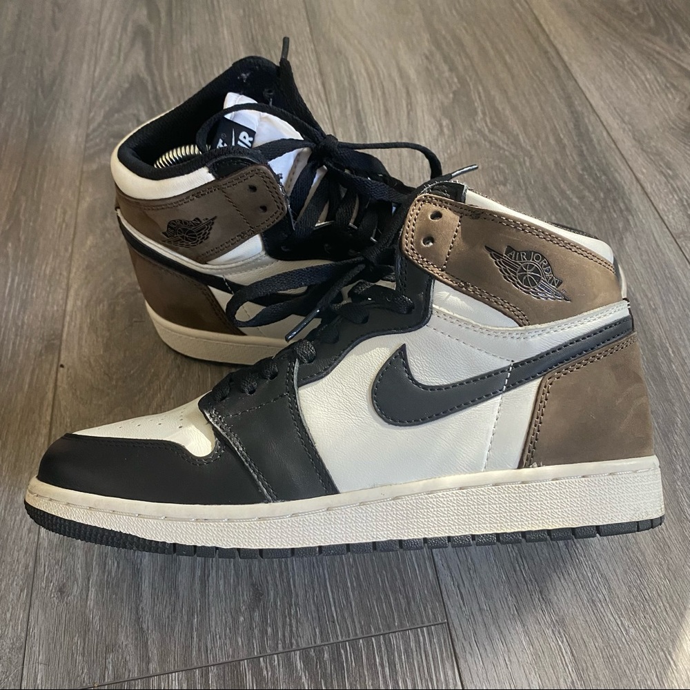 Nike Jordan 1 Mocha